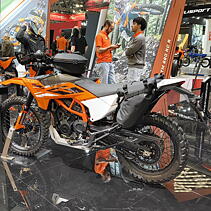 KTM 390 Enduro R Right Rear Three Quarter Image BikeWale