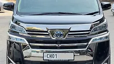 Used Toyota Vellfire Hybrid in Jalandhar