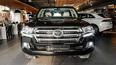 Used Toyota Land Cruiser V8 Petrol in Delhi