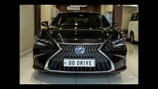 Used Lexus ES 300h Luxury in Delhi