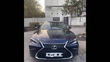 Used Lexus ES 300h Luxury in Delhi