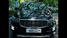 Second Hand Kia Carnival Limousine Plus 7 STR in Kolkata