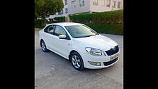Second Hand Skoda Rapid 1.5 TDI CR Ambition with Alloy Wheels in Faridabad