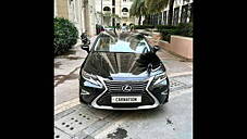 Used Lexus ES 300h in Delhi