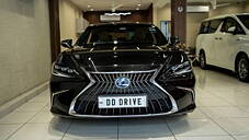 Used Lexus ES 300h Luxury in Delhi