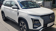Used MG Hector Plus Sharp 2.0 Diesel Turbo MT 6-STR Dual Tone in Mumbai