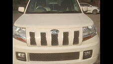 Second Hand Mahindra TUV300 T8 in Kanpur