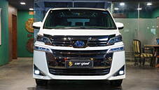 Used Toyota Vellfire Hybrid in Delhi