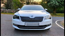 Used Skoda Superb Style TSI AT in Delhi