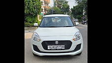 Used Maruti Suzuki Swift VXi AMT in Delhi