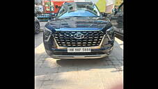 Used Hyundai Alcazar Signature (O) 6 STR 2.0 Petrol AT Dual Tone in Delhi