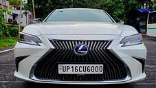 Used Lexus ES 300h Luxury in Delhi