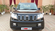 Used Mahindra TUV300 T8 in Gurgaon