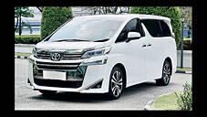 Used Toyota Vellfire Hybrid in Delhi