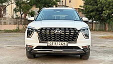 Used Hyundai Alcazar Signature (O) 6 STR 1.5 Diesel AT in Ahmedabad