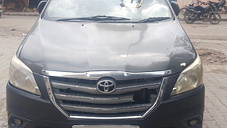 Used Toyota Innova 2.5 E 8 STR in Varanasi