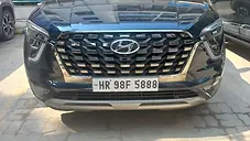Used Hyundai Alcazar Signature (O) 6 STR 2.0 Petrol AT Dual Tone in Delhi