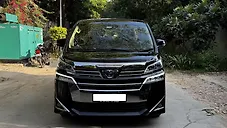 Used Toyota Vellfire Hybrid in Delhi