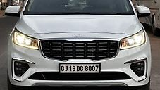 Used Kia Carnival Limousine Plus 7 STR in Mumbai