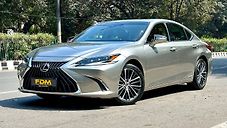 Used Lexus ES 300h Luxury in Delhi