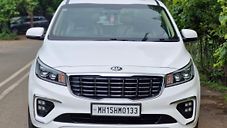 Used Kia Carnival Limousine Plus 7 STR in Mumbai