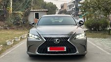 Used Lexus ES 300h Luxury in Delhi