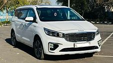 Used Kia Carnival Limousine Plus 7 STR in Delhi