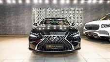 Used Lexus ES 300h Luxury in Delhi