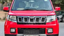 Used Mahindra TUV300 T10 in Delhi