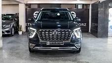 Used Hyundai Alcazar Signature (O) 6 STR 2.0 Petrol AT in Delhi