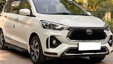 Used Toyota Rumion V AT in Delhi