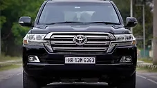 Used Toyota Land Cruiser LC 200 VX in Delhi