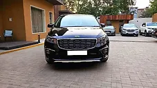 Used Kia Carnival Limousine 7 STR in Delhi