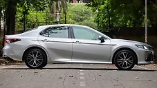 Used Toyota Camry Hybrid in Delhi
