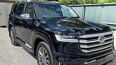 Used Toyota Land Cruiser ZX Petrol in Delhi