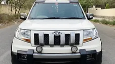 Used Mahindra TUV300 T8 in Delhi
