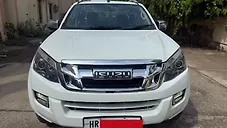 Used Isuzu D-Max V-Cross 4x4 in Delhi