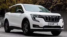 Used Mahindra XUV700 AX5 Petrol MT 7 STR in Delhi