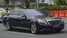 Used Mercedes-Benz S-Class S 400 Connoisseurs Edition in Delhi