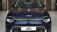 Used Kia Carens Prestige Plus 1.4 Petrol MT 7 STR in Ahmedabad