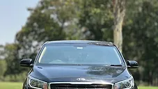 Used Kia Carnival Premium 7 STR in Surat