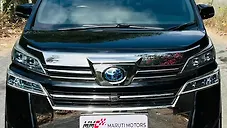 Used Toyota Vellfire Hybrid in Ahmedabad