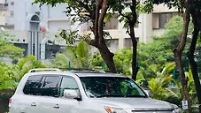 Used Lexus LX 570 V8 AT in Mumbai