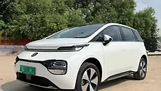 Used MG Windsor EV Essence 38.0 kWh in Delhi