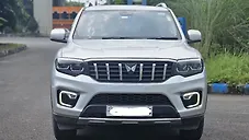 Used Mahindra Scorpio N Z8 Diesel MT 2WD 7 STR [2023-2024] in Kolkata