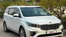 Used Kia Carnival Limousine Plus 7 STR in Hyderabad