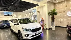 Used Kia Carnival Premium 7 STR in Delhi
