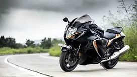 Suzuki Hayabusa Left Front Three Quarter