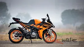 KTM RC 200 Right Side View