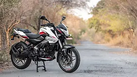 Bajaj Pulsar NS160 Right Front Three Quarter
